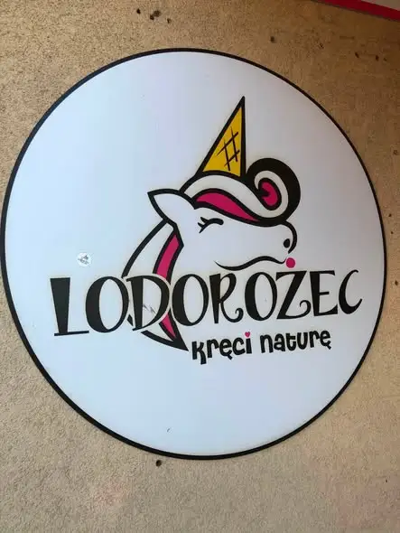 Młodzieżowa Drużyna Pożarnicza z Kamionki łączy przyjemne z pożytecznym – lody i musztra