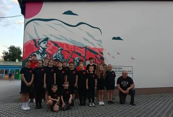 Młodzieżowa Drużyna Pożarnicza w Kamionce spotkała się z weteranami AK