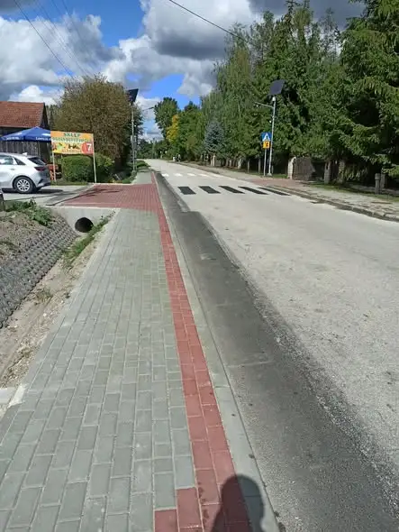 Zakończono budowę chodnika w Książu Małym – inwestycja za ponad 266 tys. zł