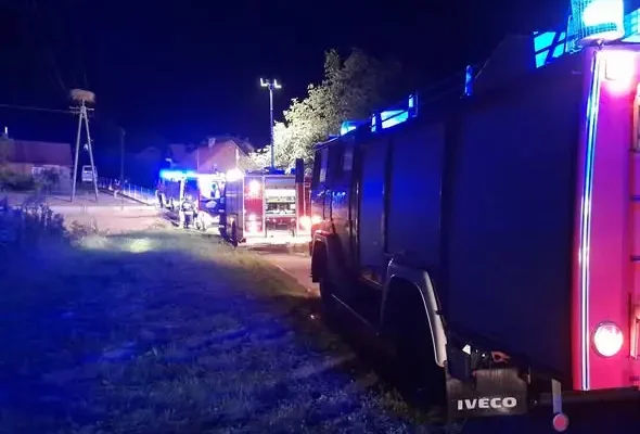 Pożar budynku gospodarczego w Adamówce – nocna akcja strażaków