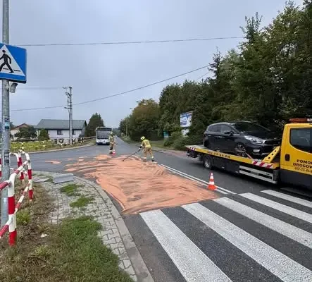 Kolizja na skrzyżowaniu w Giebułtowie. Dwie osoby poszkodowane? Nic z tych rzeczy