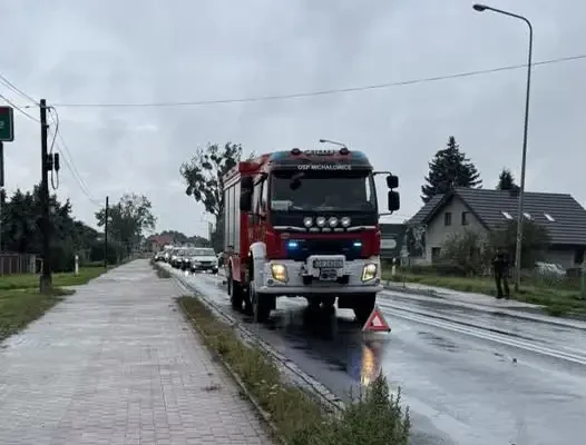 Zderzenie dwóch samochodów w Pisarzowicach – interweniowały OSP Michałowice i JRG Brzeg