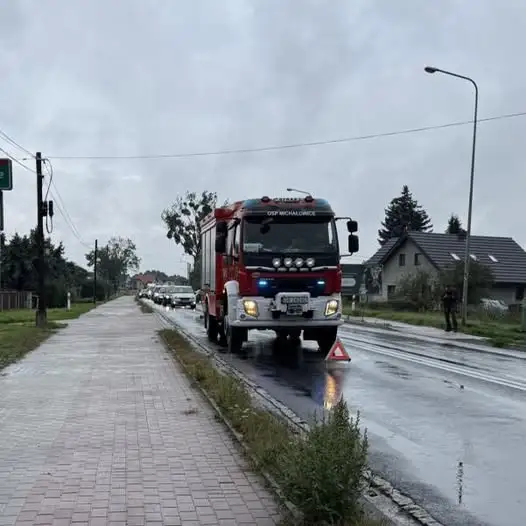 Zderzenie dwóch samochodów w Pisarzowicach – interweniowały OSP Michałowice i JRG Brzeg