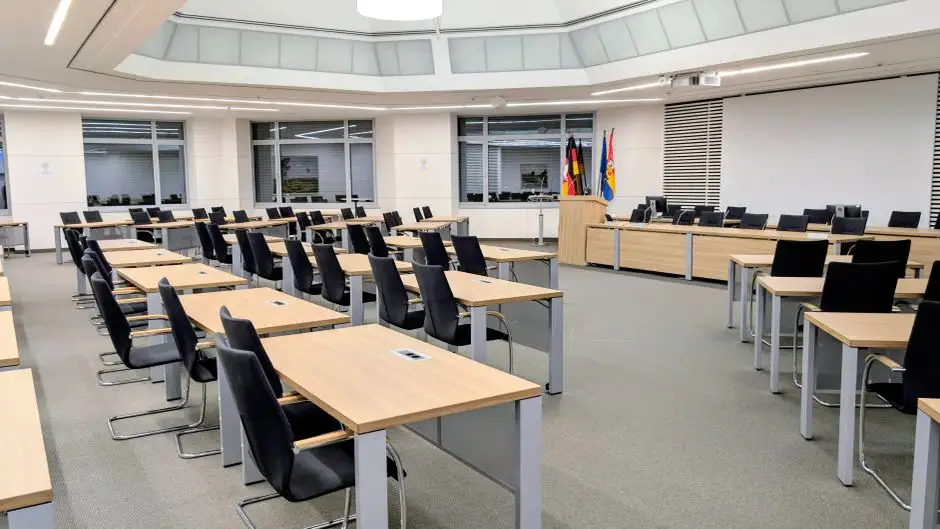 Powiatowa Rada Rynku Pracy w Miechowie obradowała nad lokalnym zatrudnieniem i ekonomią społeczną